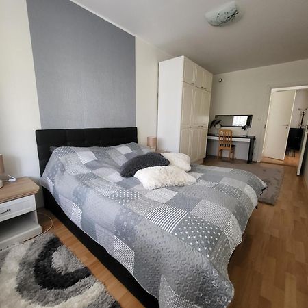 Long Holiday Apartment Kuressaare Exteriör bild